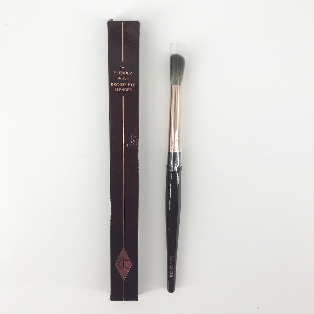 CHARLOTTE Tilbury🌺Eye Blender Brush - Picture 2 of 4
